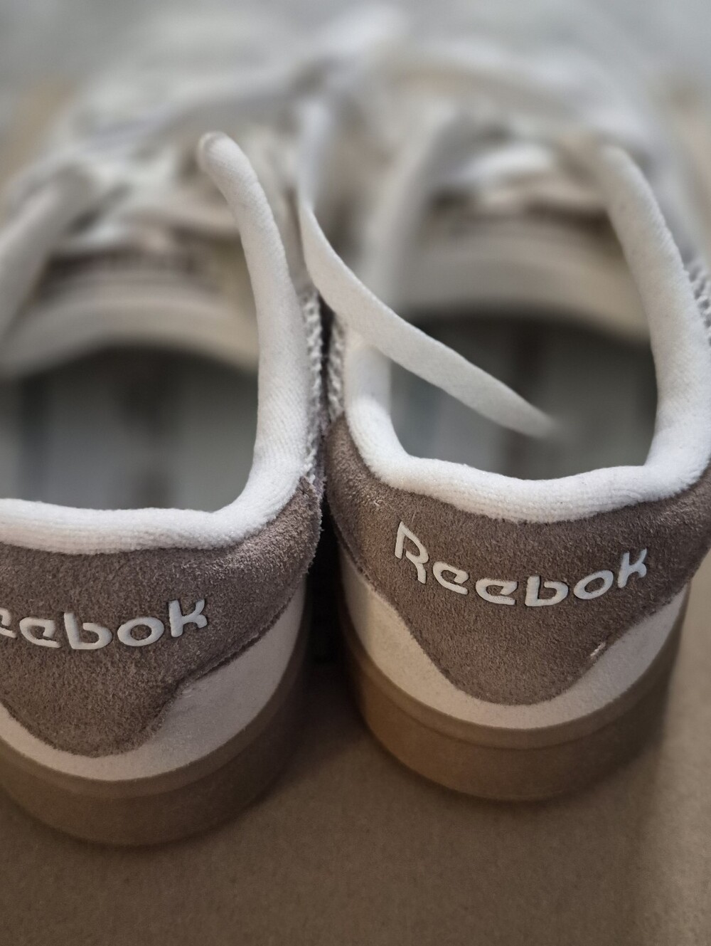 Reebok Women" Classic Suede & Mesh Sneakers in White/Tan 7.5 M - Picture 3 of 7